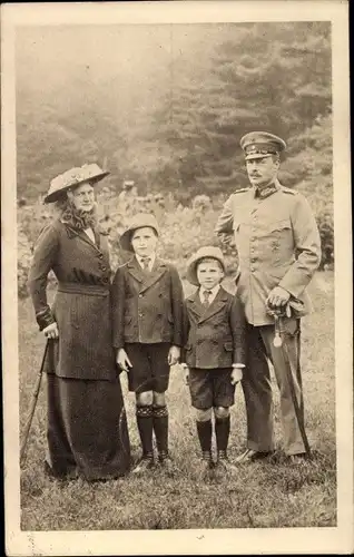Ak Großherzog Ernst Ludwig von Hessen Darmstadt, Familie, Opfertag, Rotes Kreuz