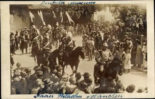 Foto Ak München, Deutsches Museum, Kaiser Wilhelm zu Pferd