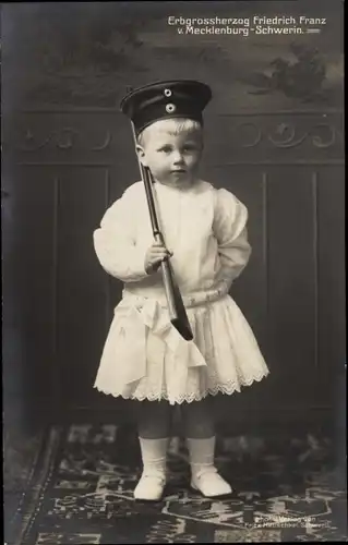 Ak Erbgroßherzog Friedrich Franz von Mecklenburg Schwerin, Kinderportrait, Gewehr