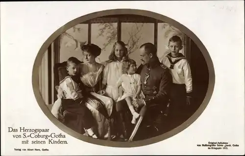 Ak Herzogliche Familie von Sachsen Coburg und Gotha, Carl Eduard, Viktoria Adelheid, Kinder