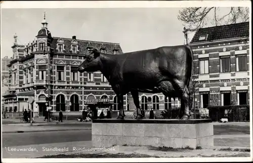 Ak Leeuwarden Friesland Niederlande, Standbeeld Rundveestamboek