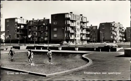 Ak Meppel Drenthe Niederlande, Troelstraplein met speelvijver