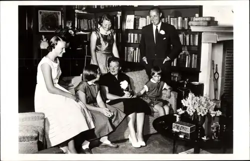 Ak Soestdijk, Juliana der Niederlande, Prinz Bernhard, Beatrix, Irene, Margriet, Christina, 1955