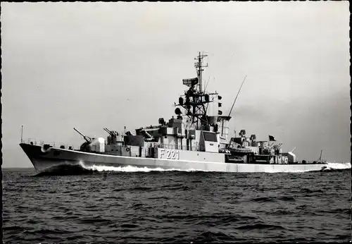 Ak Deutsches Kriegsschiff, Bundesmarine, Fregatte Emden, F 221
