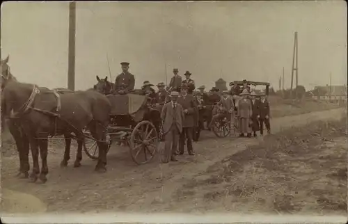 Foto Ak Drackenstedt Eilsleben in Sachsen Anhalt, Fahrt nach Neuhaldensleben 27.07.1919, Kutschen