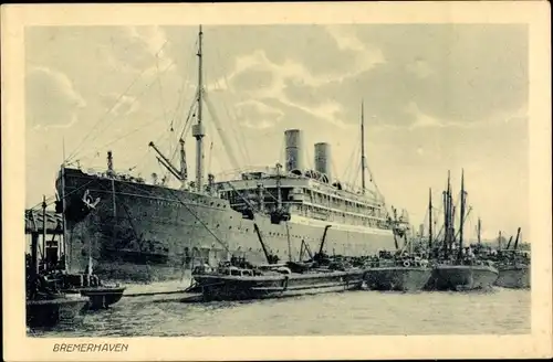 Ak Bremerhaven, Dampfer im Hafen, Boote