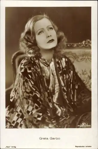 Ak Schauspielerin Greta Garbo, Portrait, Ross