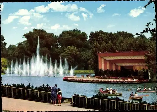 Ak Dortmund im Ruhrgebiet, Wasserorgel im Westfalenpark, Fontäne, Ruderboot
