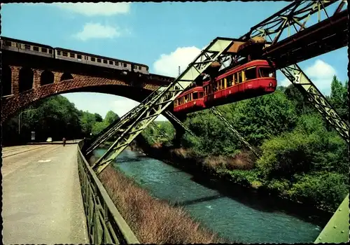 Ak Sonnborn Wuppertal in Nordrhein Westfalen, Sonnborner Brücke und Schwebebahn