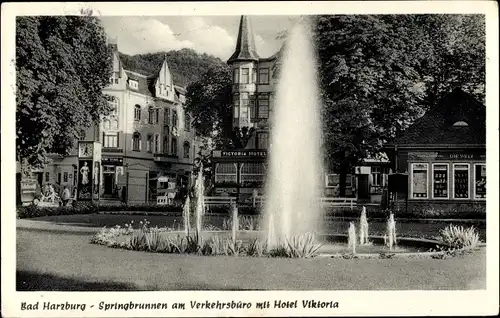 Ak Bad Harzburg am Harz, Springbrunnen am Verkehrsbüro mit Hotel Viktoria