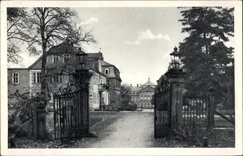 Ak Bad Arolsen in Hessen, Schloss, Außenansicht