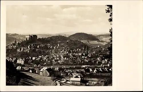 Ak Marburg an der Lahn, Blick aus dem Gefälle, Panorama, Kirchturm