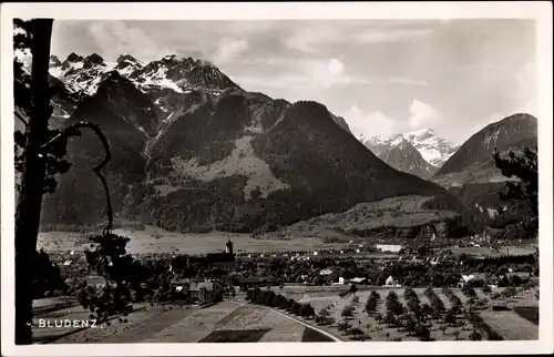 Ak Bludenz Vorarlberg, Panorama, Berge, Kirchturm