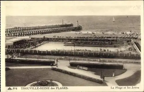 Ak Trouville Reine des Plages Calvados, La Plage et les Jetees