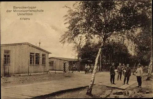Ak Unterlüß Unterlüss Südheide, Barackenlager der Minenwerferschule, Eingang