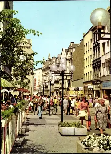 Ak Halle an der Saale, Mittlere Klement Gottwald Straße, Passanten, Geschäfte