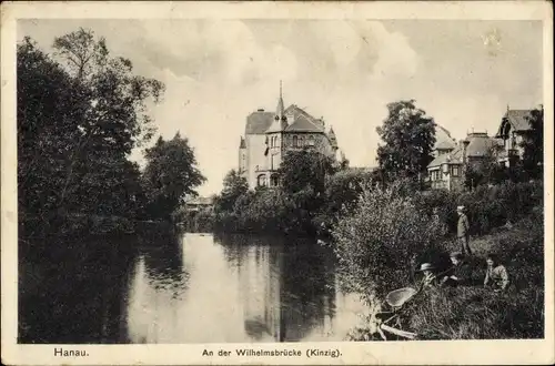 Ak Hanau am Main, An der Wilhelmsbrücke, Kinzig, Kinder