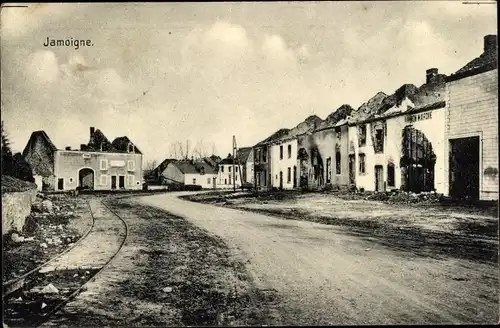 Ak Jamoigne Wallonien Luxemburg Belgien, Straßenansicht, zerstörte Häuser