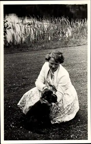 Ak Soestdijk, Prinzessin Irene der Niederlande mit Hund 1956