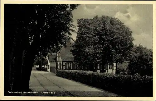 Ak Chłopy Bauerhufen Pommern, Dorfstraße