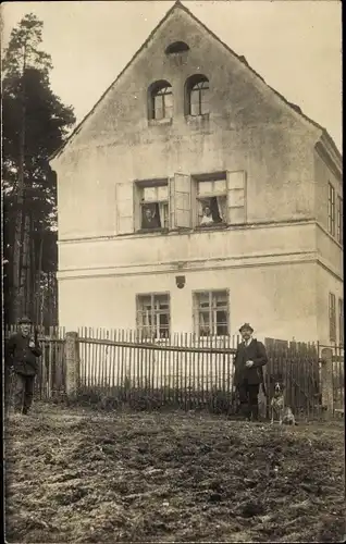 Foto Ak Františkovy Lázně Franzensbad Region Karlsbad, Wohnhaus, Anwohner