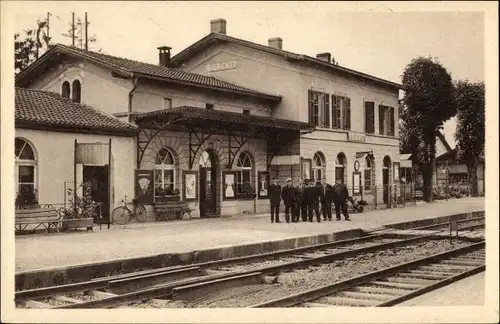 Ak Sierentz Sierenz Elsass Haut Rhin, La Gare, Bahnhof, Gleisseite