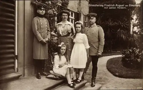 Ak Großherzog Friedrich August von Oldenburg mit seinen Kindern