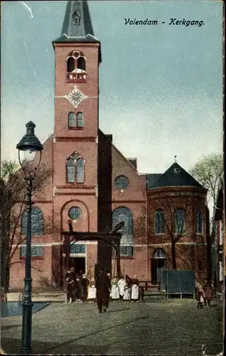 Ak Volendam Nordholland Niederlande, Kerkgang