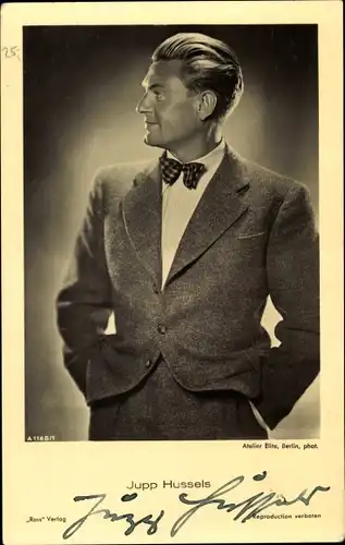 Ak Schauspieler Jupp Hussels, Portrait, Autogramm, Fliege