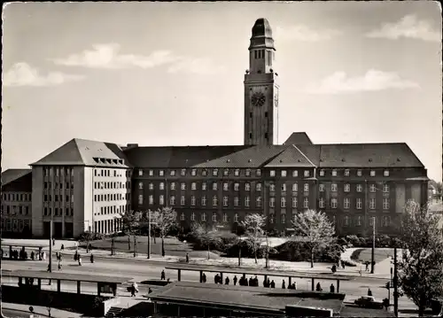 Ak Buer in Westfalen Gelsenkirchen Ruhrgebiet, Rathaus, Außenansicht, Passanten