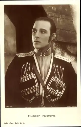 Ak Schauspieler Rudolph Valentino, Portrait