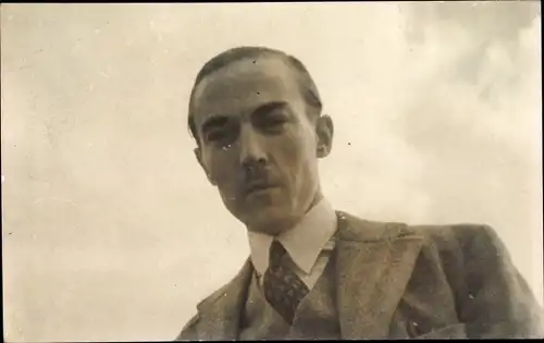 Foto Ak Portrait eines Mannes im Anzug, Adliger, Krawatte, Unbekannte Persönlichkeit