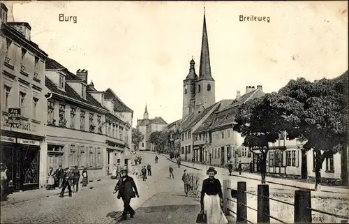 Ak Burg bei Magdeburg, Breiter Weg, Passanten