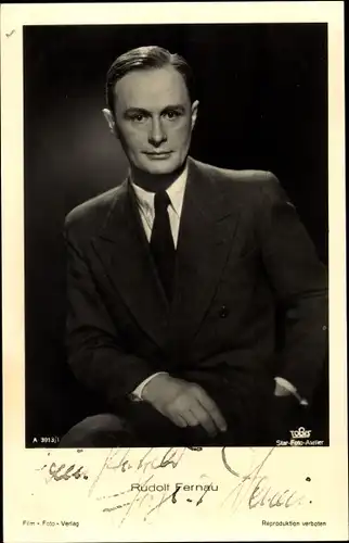 Ak Schauspieler Rudolf Fernau, Portrait im Anzug
