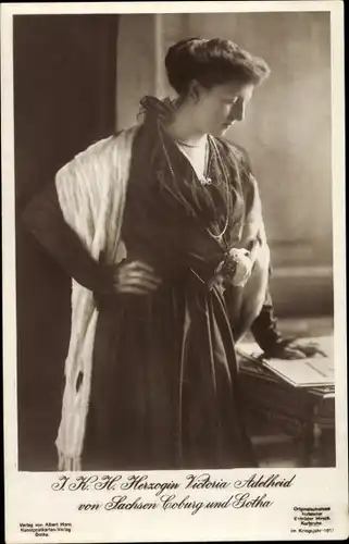 Ak Herzogin Victoria Adelheid von Sachsen Coburg und Gotha