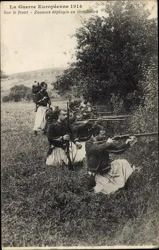 Ak La Guerre Européene 1914, Sur le Front, Zouaves déployés en tirailleurs