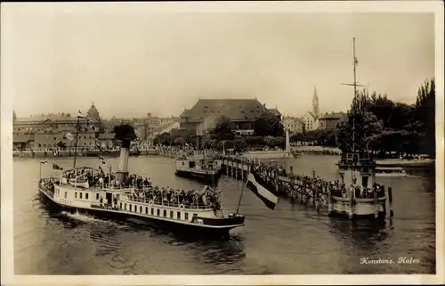 Ak Konstanz am Bodensee, Hafen, Schiffe, Kirchturm