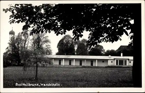 Ak Bad Heilbrunn in Oberbayern, Wandelhalle, Außenansicht