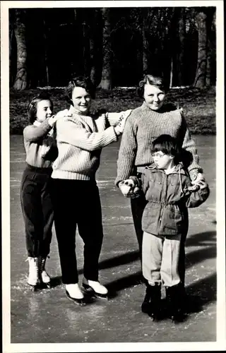 Ak Soestdijk, Prinzessinnen der Niederlande, Beatrix, Margriet, Irene, Christina, 1956