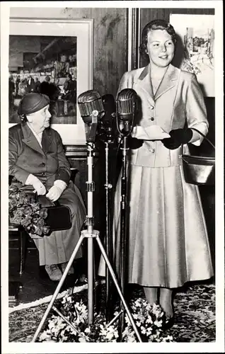 Ak Prinzessin Beatrix der Niederlande, Königin Wilhelmina, Portrait 1956
