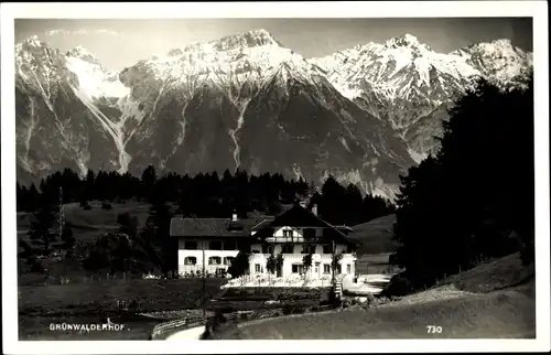 Ak Patsch in Tirol, Blick auf das Gasthaus Grünwalderhof, Bergwand