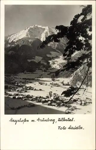 Ak Mayrhofen im Zillertal Tirol, Gesamtansicht im Winter, Grünberg