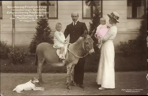 Ak Großherzog Friedrich Franz von Mecklenburg Schwerin, Alexandra, Christian Ludwig, Esel, Hund