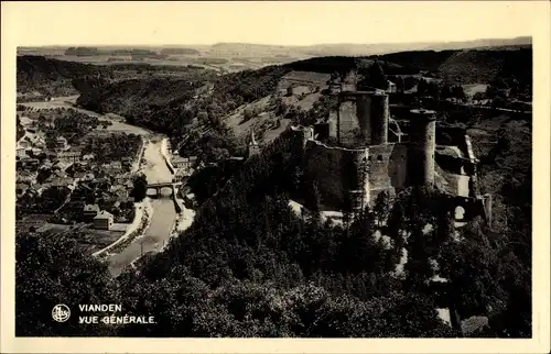 Ak Vianden Luxemburg, Vue générale, Schloss, Blick auf den Ort