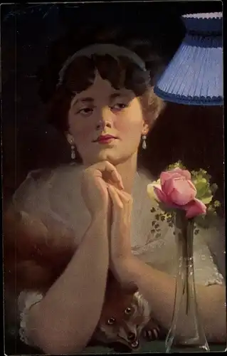 Künstler Ak Frau im Schein einer Lampe mit Fuchsschal, Rosen in einer Glasvase, Novitas 15661