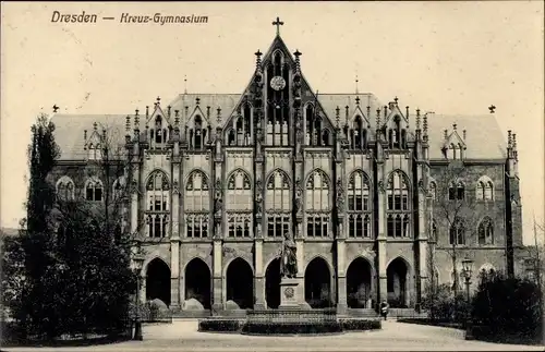 Ak Dresden, Blick auf das Kreuz Gymnasium am Georgplatz 6