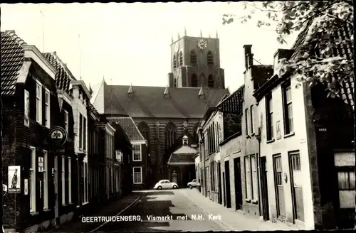 Ak Geertruidenberg Nordbrabant Niederlande, Vismarkt met N.H. Kerk