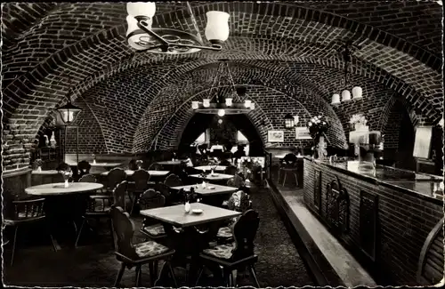 Ak Horst Gelsenkirchen im Ruhrgebiet, Gaststätten Schloss Horst, Speisesaal, Gewölbe