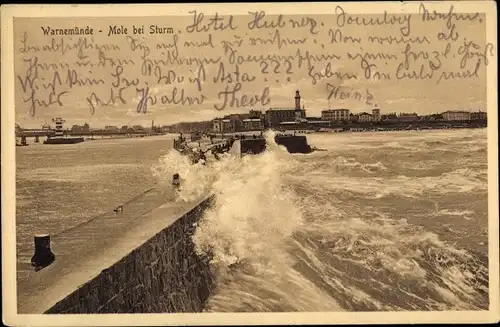 Ak Ostseebad Warnemünde Rostock, Mole bei Sturm