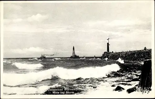 Ak Ostseebad Warnemünde Rostock, Mole bei Sturm